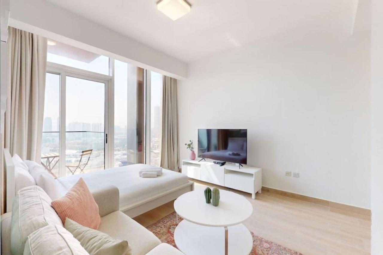 Bloom Tower B - Bright Apartment